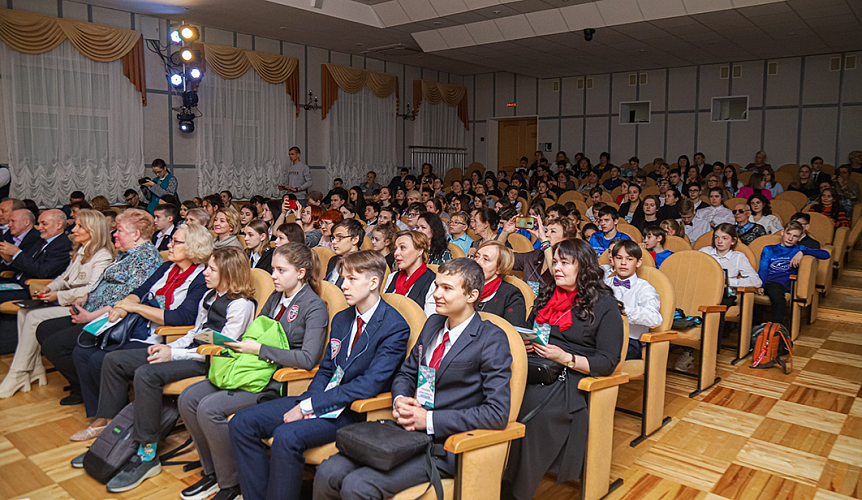 Пятые «Колпинские чтения» собрали юных туристов и краеведов из 43 регионов России